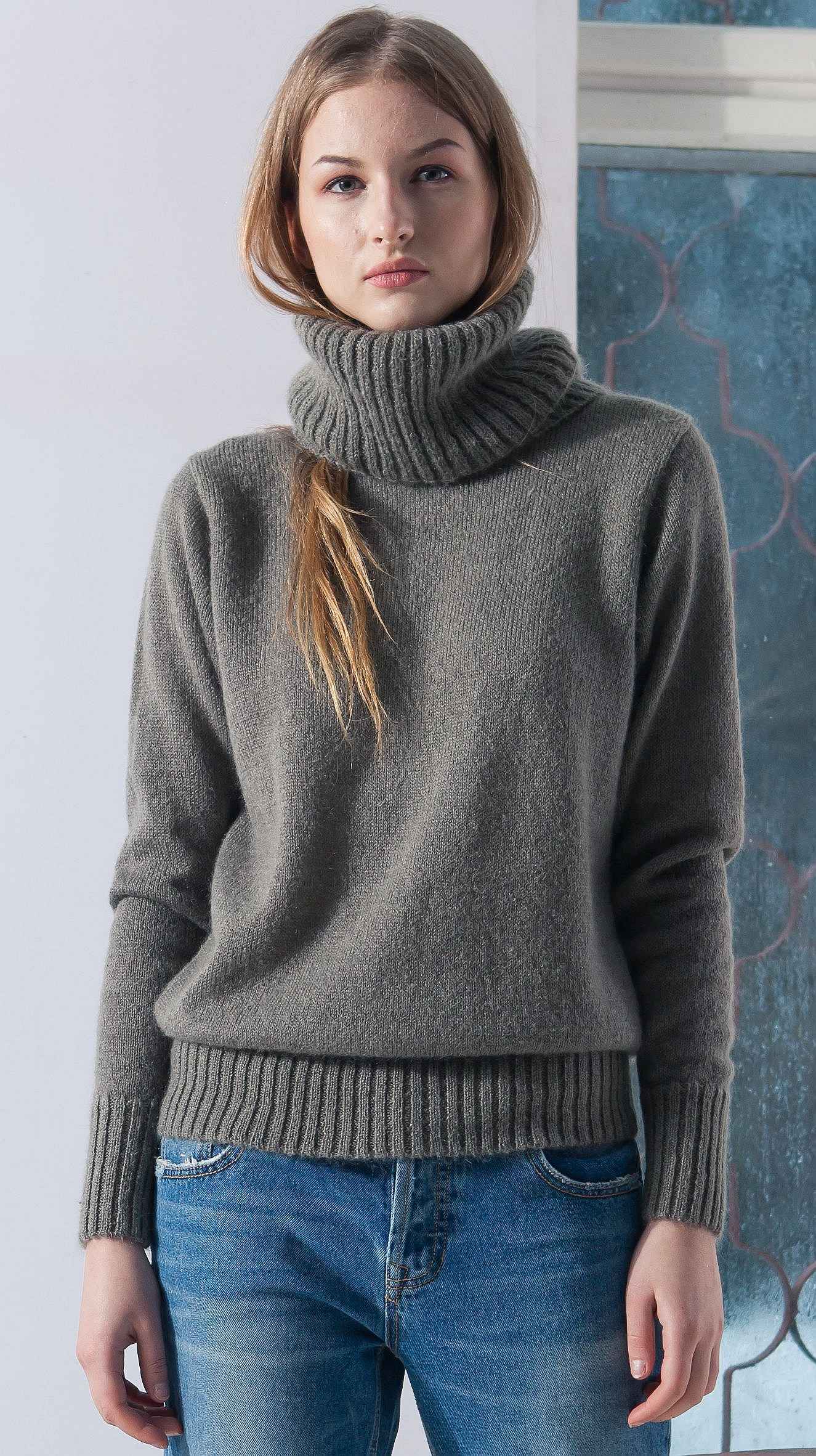 Brown mohair turtleneck sweater ISABELLE M - Krista Elsta